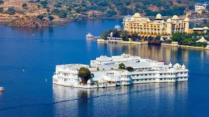 Udaipur City Palace and Lake Pichola